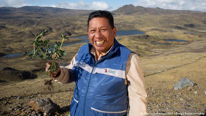 64116028_303 64116028_303