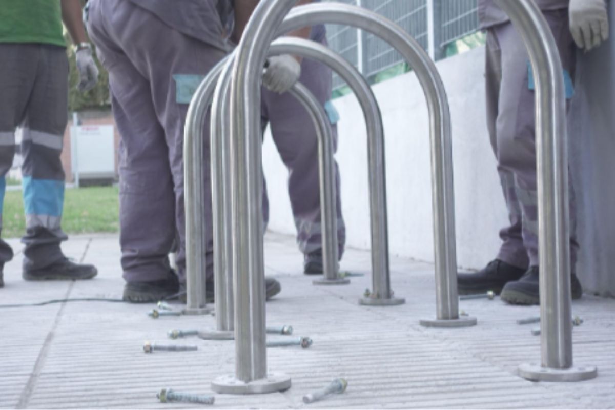 bicicleteros Así se instalan los bicicleteros.