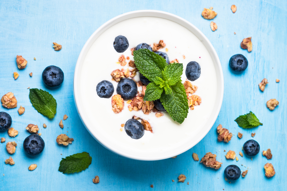 yogur granola arándanos