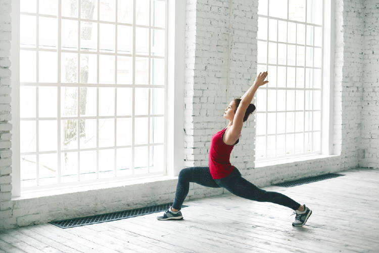 postura del corredor yoga postura del corredor yoga