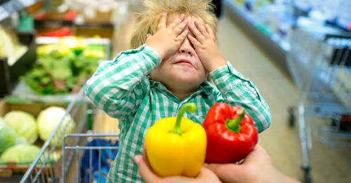 Argumentos ingeniosos para lograr que los niños coman más frutas y vegetales