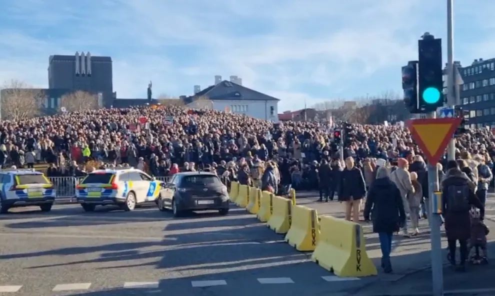 islandia protesta.jpg