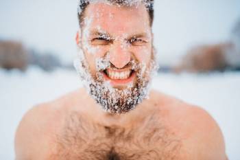 frío barba congelada baja temperatura