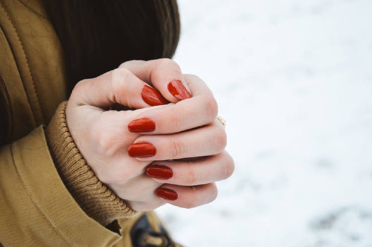 manos frías manos frías de mujer