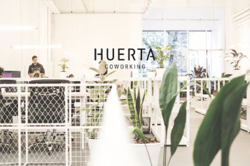 HUERTA COWORK Huerta ofrece oficinas privadas, flexibles, compartidas y a medida, siempre con todo resuelto: puestos ergonómicos, wi fi simétrico, café, yerba, servicio de recepción, eventos, terrazas y mucho más.