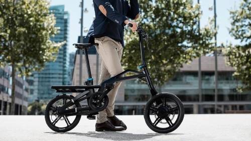 Lanzan una nueva bicicleta eléctrica plegable que puede guardarse en solo 10 segundos