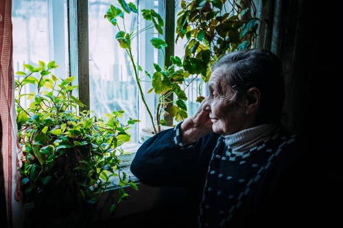 Cómo proteger a nuestros adultos mayores del COVID-19