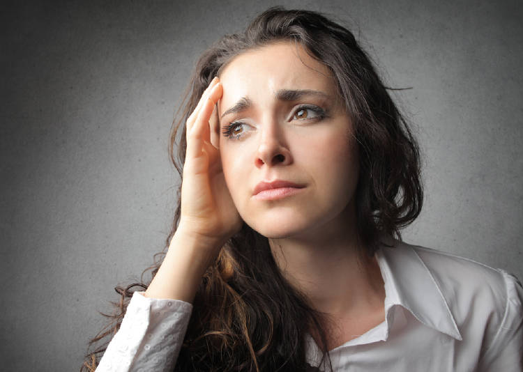 Mujer con energía negativa Mujer con energía negativa