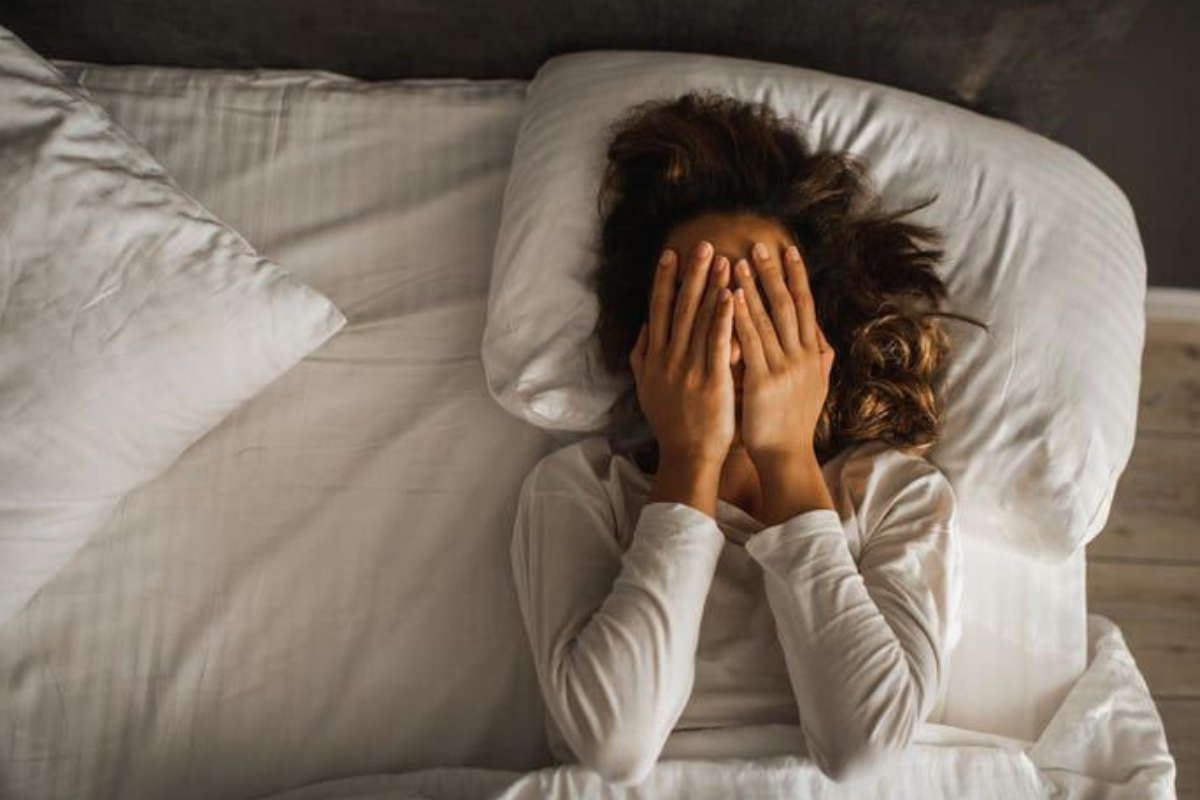 dormir mal El calor extremo está afectando tu sueño más de lo que pensás: no solo lo sufrís durante el día, también te está quitando el reposo. (Foto: Pinterest)