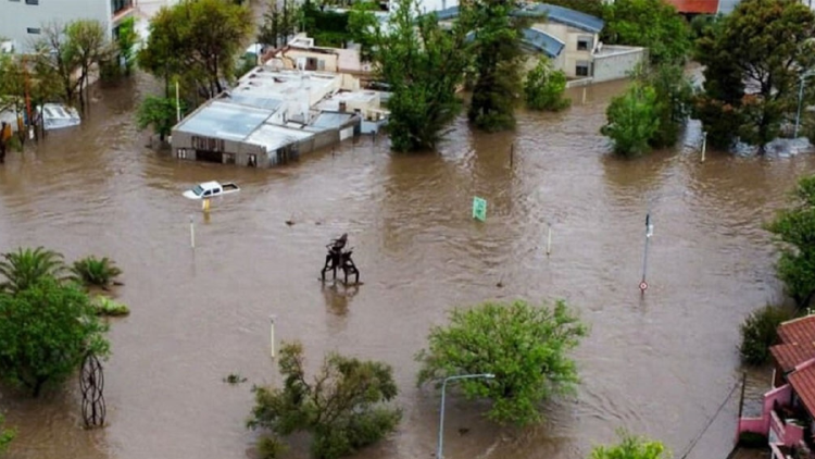 Bahia Blanca Inundación en Bahía Blanca (Foto:www.sudoesteba.com) confirman una nueva víctima y ya suman 16 personas fallecidas por la tragedia
