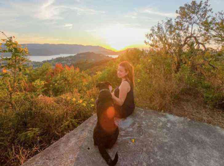 mujer-perritos-4 mujer-perritos-4