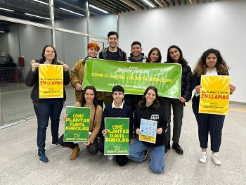 Climate Save Argentina campaigning for a Plant based Treaty during the C40 technical political event in Rosario, Argentina on August 9, 2022