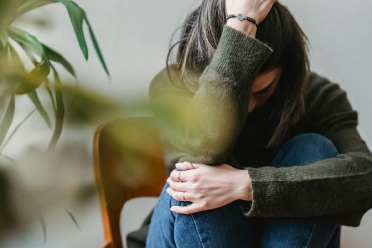 depresion La valoración personal baja se vincula a conflictos emocionales no resueltos, como sentirse no aceptado, no reconocido o no querido. (Imagen: Pinterest)