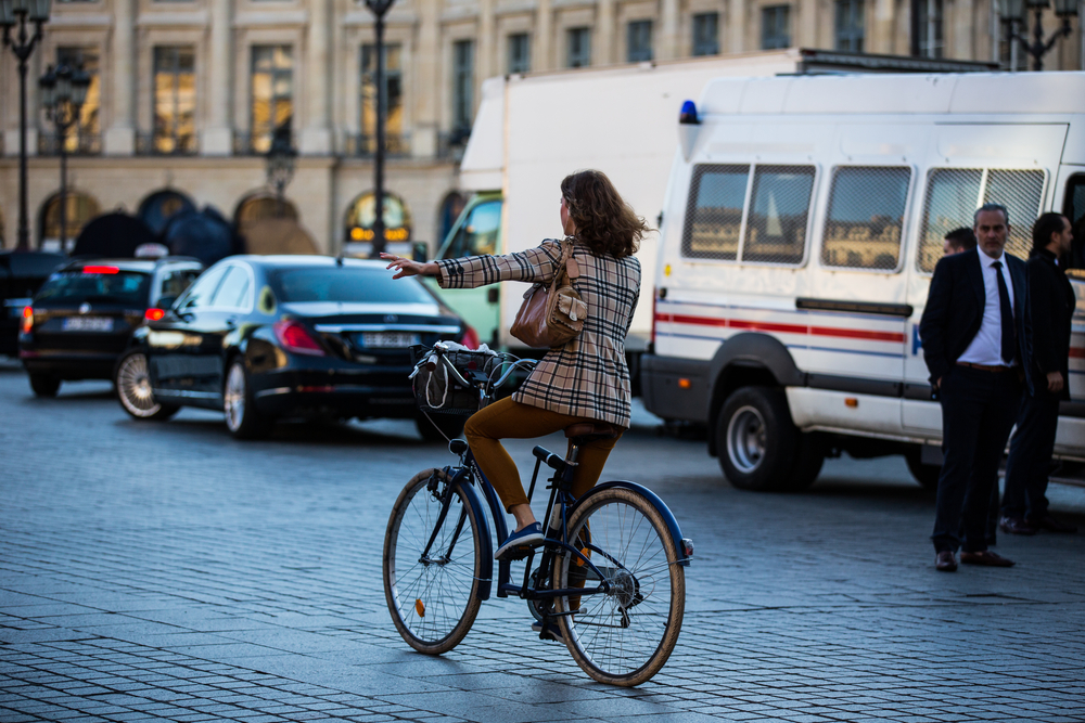 París mujer bicicleta
