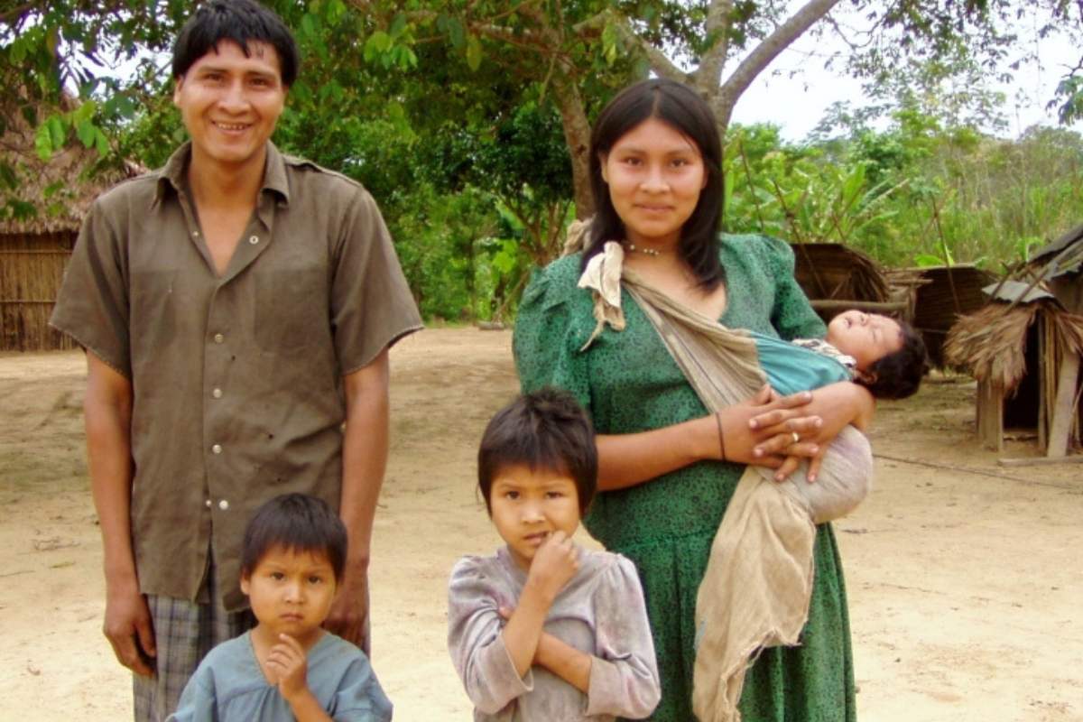 Aislados en la selva boliviana, los Tsimane sorprenden a la ciencia por su extraordinaria salud cerebral y cardiovascular.  (Imagen: www.pulseheadlines.com)