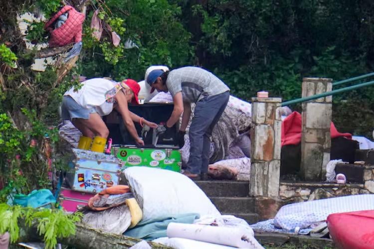 inundacion texas.jpg El campamento es de los lugares más afectados por las inundaciones, tras estar al frente del río GuadalupeJulio Cortez AP