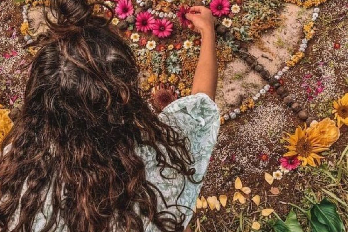 solsticio En astrología, marca un cambio de energía poderoso, el ingreso del Sol en un signo cardinal (Cáncer en junio, Capricornio en diciembre), que inicia una nueva estación y un nuevo capítulo emocional y simbólico. (Imagen: Pinterest)