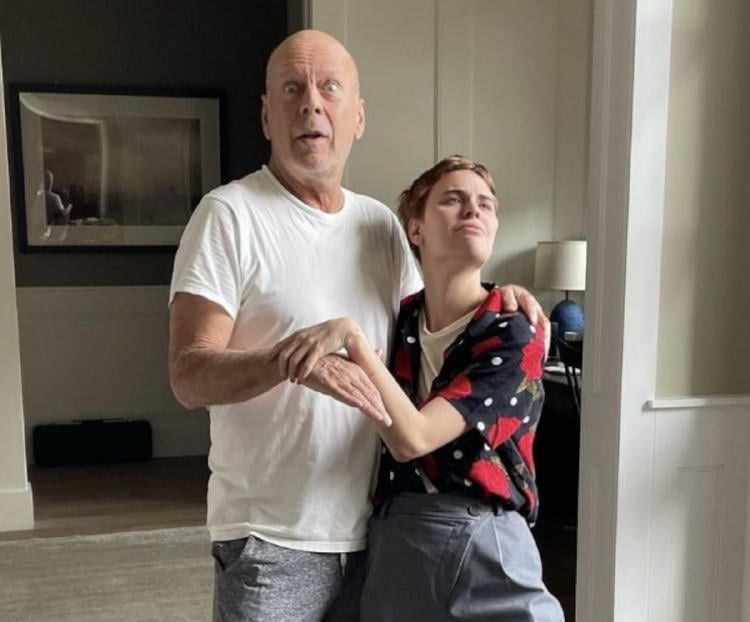 WILLIS HIJA WILLIS HIJA