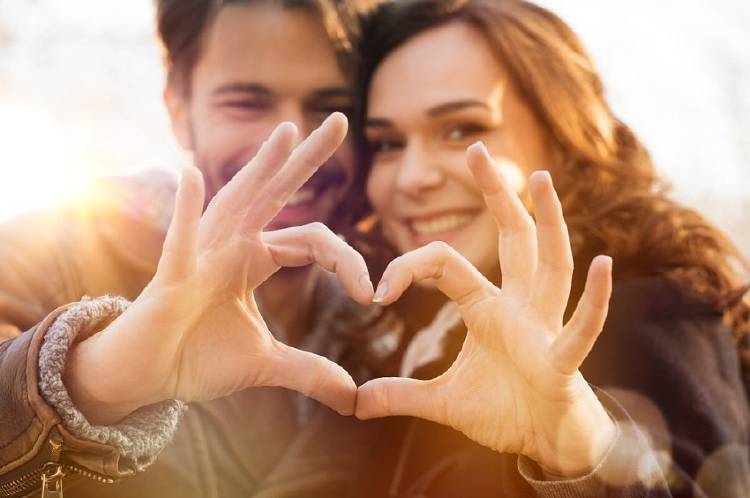 pareja feliz amor