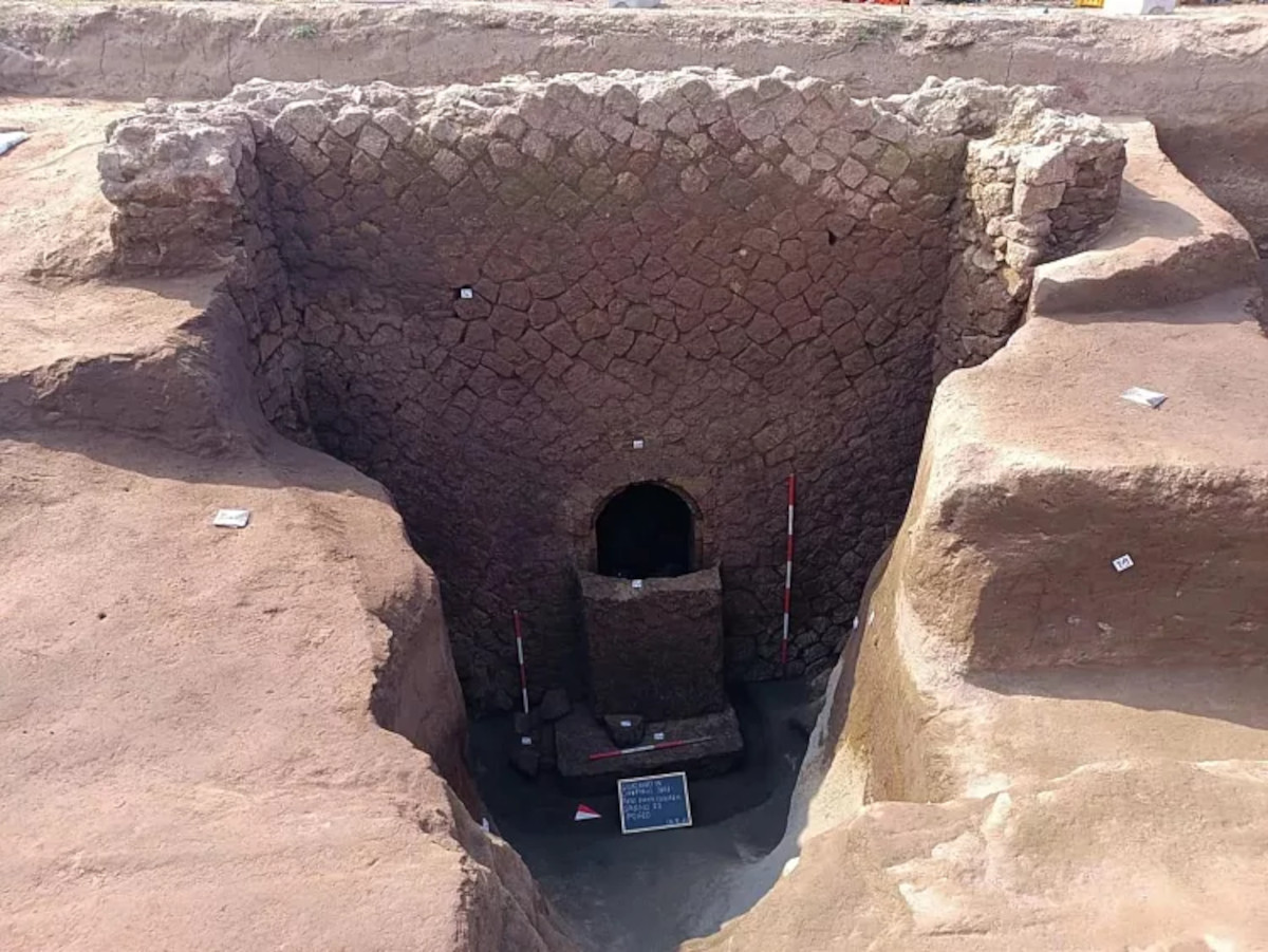 tumba cerbero3 tumba cerbero3