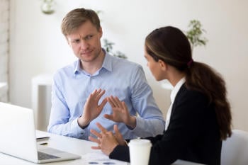 poca inteligencia emocional