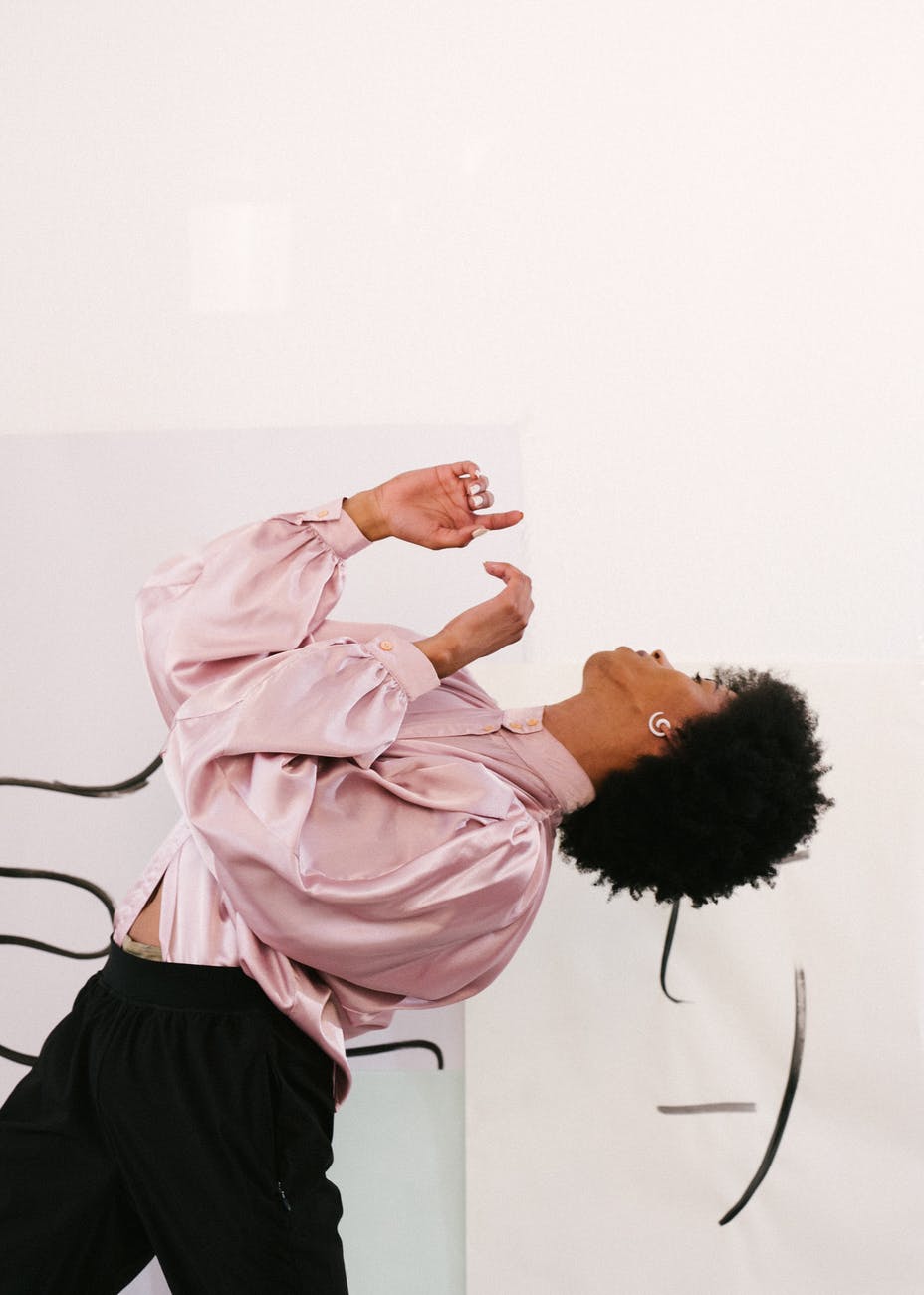 pexels photo 3825175 Mujer bailando