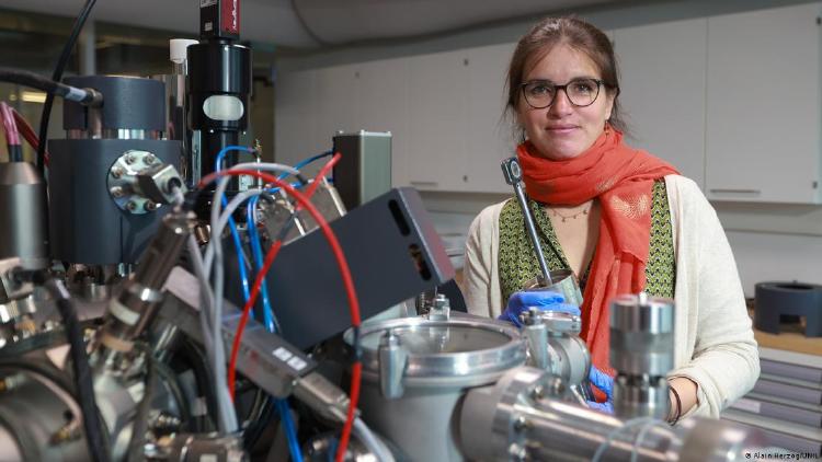 65916912_906 65916912_906