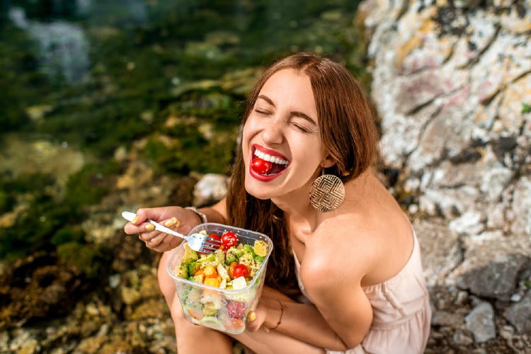 mujer alimentacion sana