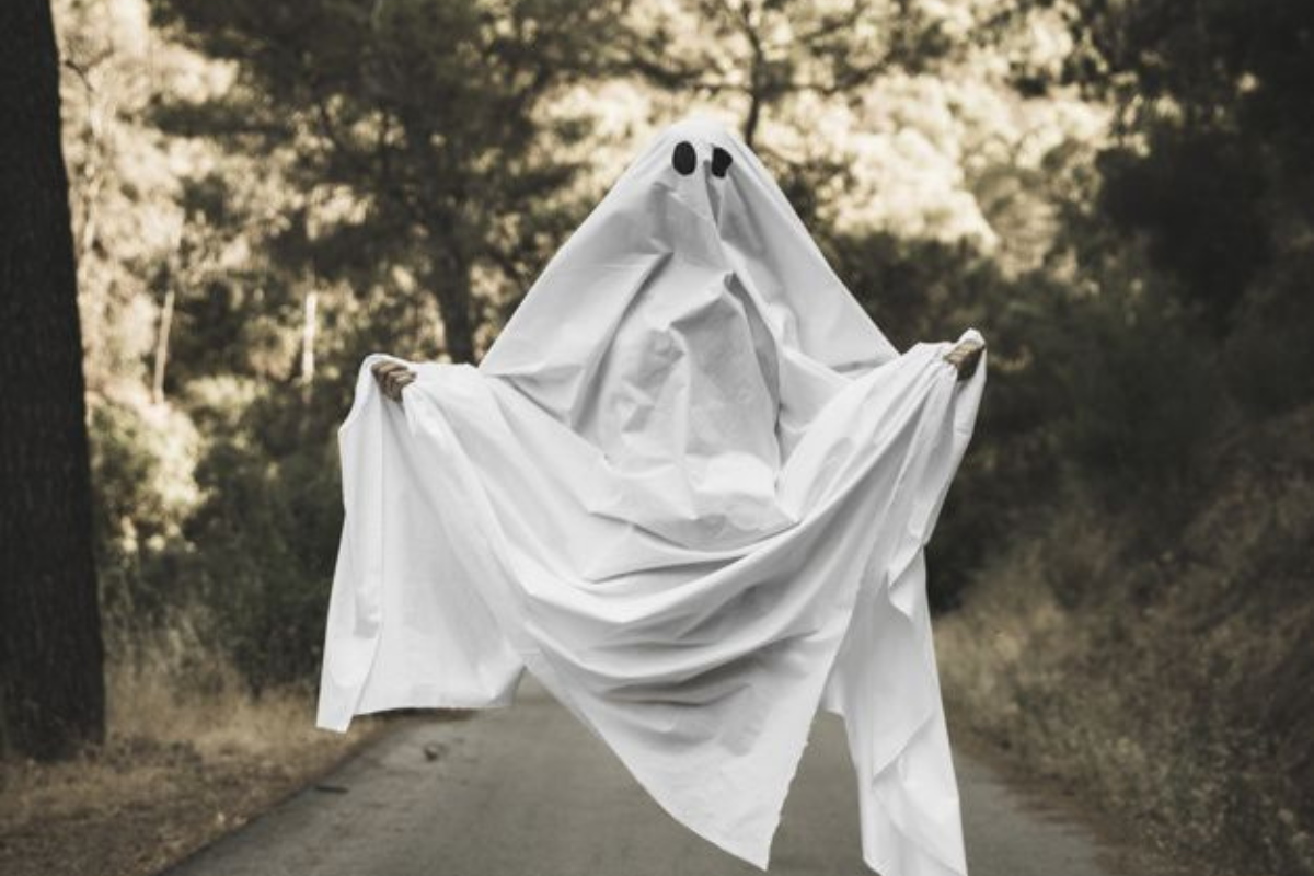 ghosting El ghosting es una forma común de terminación de relaciones que consiste en cortar todo tipo de comunicación sin explicación previa. (Foto: Pinterest)