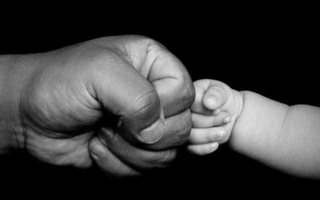 10 cualidades que indican que un hombre será un buen padre | Bioguia