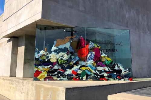 ropa usada El gobierno francés presentó un proyecto de ley que busca limitar la moda rápida con impuestos, restricciones publicitarias y estímulos a la producción sustentable. (Imagen: www.thefashionlaw.com)