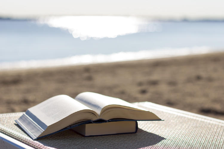 libros en la playa