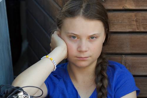 Una teoría afirma que Greta Thunberg es una viajera del tiempo
