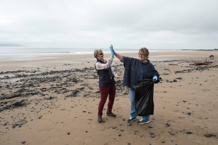 limpieza de rio mujeres limpieza de rio mujeres