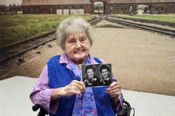 Eva Mozes Kor (2) Eva Mozes Kor (2)