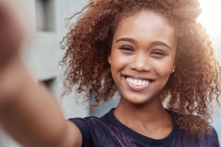 mujer sonrisa