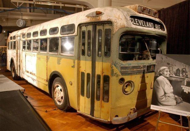 Autobus donde Rosa Parks se negó a cederle su asiento a una persona blanca