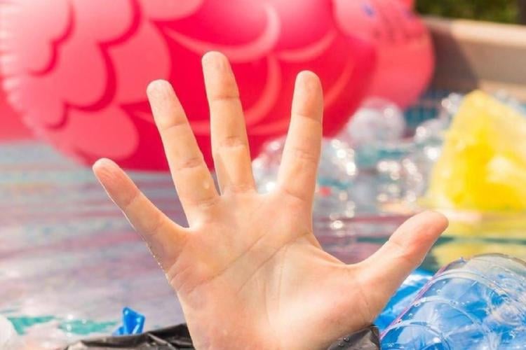plastico En el marco de #JulioSinPlastico, destacamos que, según un estudio global de Ipsos, el 75 % de las personas apoya prohibir los plásticos de un solo uso lo antes posible. (https://x.com/latam2050)