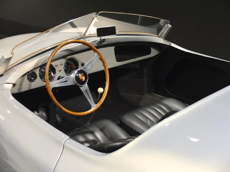 Porsche 550 Spyder Porsche 550 Spyder interior