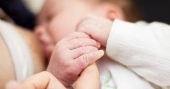 6 formas de producir suficiente leche para amamantar a tu bebé
