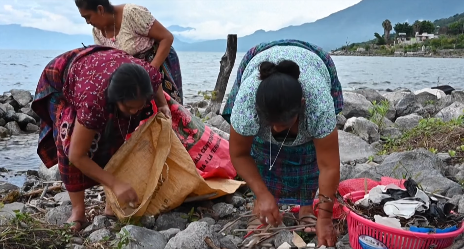 Limpieza lago guatemala