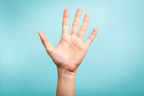 El truco de la mano para frenar una explosión de ansiedad que estás sintiendo venir