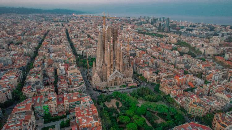 Asfalto en Barcelona / Pexels archie mcnicol 559645417 18602899 Asfalto en Barcelona / Pexels archie mcnicol 559645417 18602899