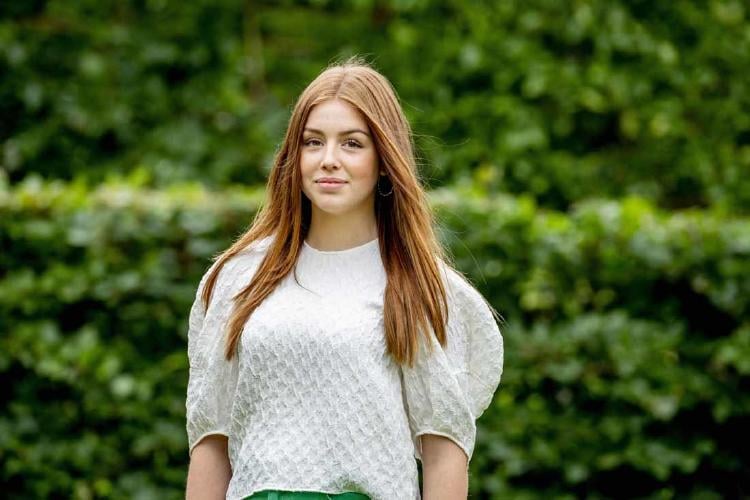 alexia holanda alexia holanda