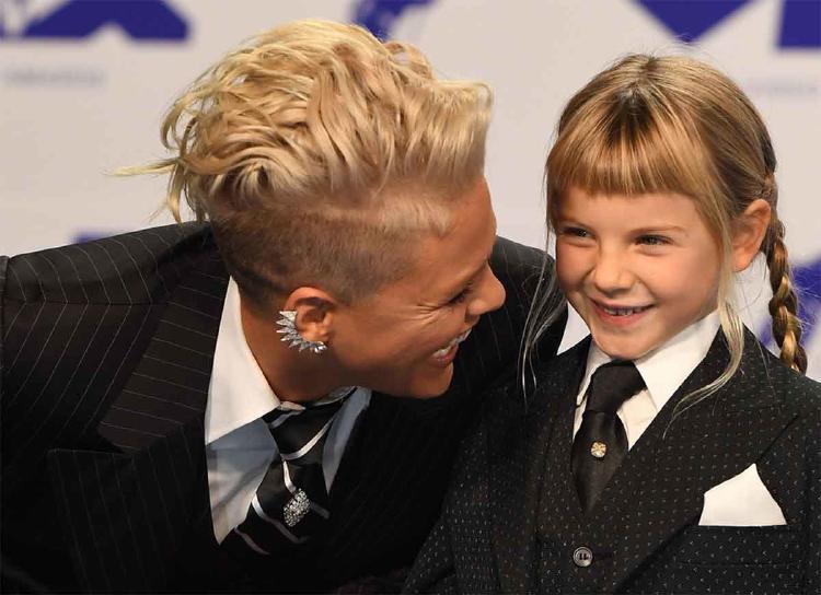 pink y su hija2 pink y su hija2