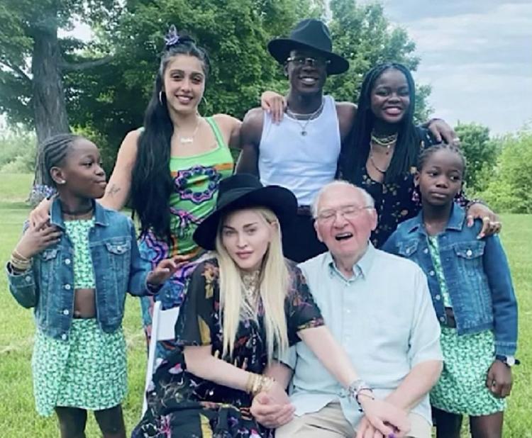 celebridades que adoptaron hijos celebridades que adoptaron hijos