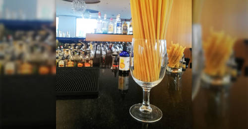 En Italia están empezando a usar sorbetes hechos de pasta