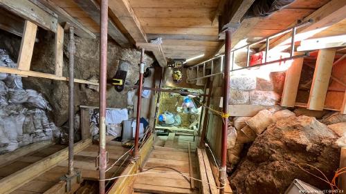 68144438_906 68144438_906