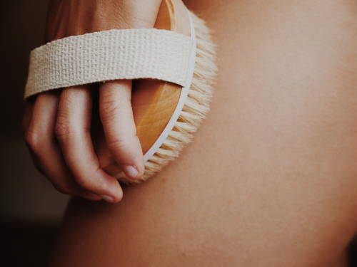Cepillado en seco: un técnica con múltiples beneficios para la salud