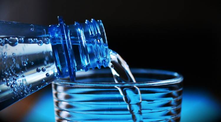 agua embotellada Encuentran arsénico en agua embotellada en México